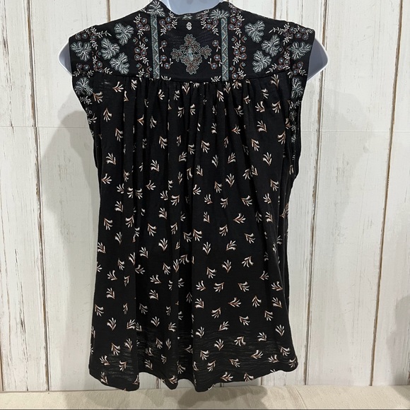 Lucky Brand Pull Over Cap Sleeve Black Top, Size Small - Picture 4 of 16